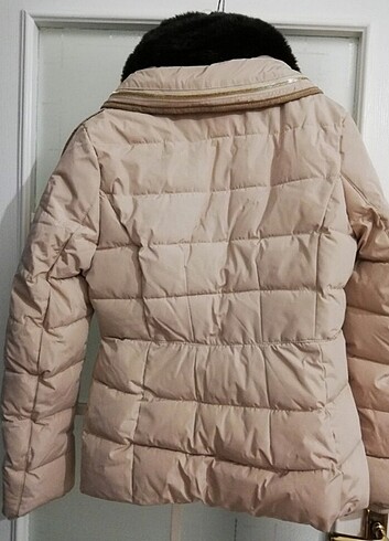 Zara Mont.