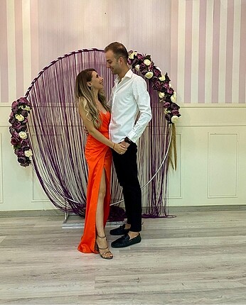 Trendyol & Milla Narçiçeği yırtmaçlı elbise