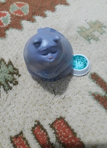 Oyuncak mini kedi