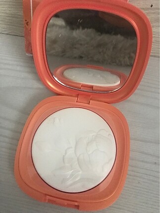  Beden Kiko Tuscan Sunshine Perfecting Powder