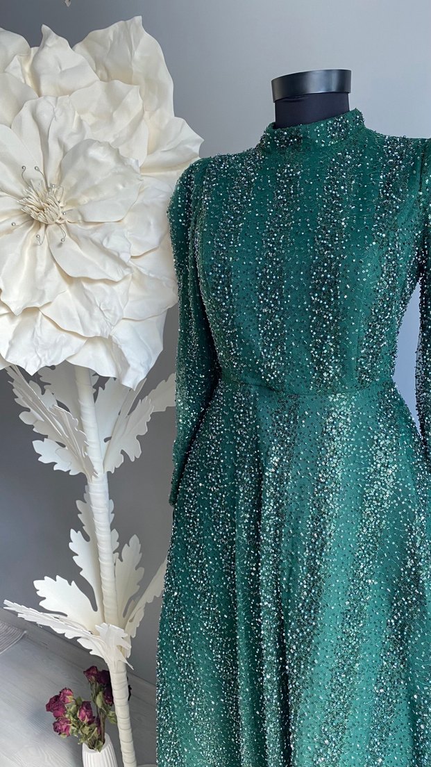 Kadın Parlak Yeşil Vintage Uzun Abiye Elbise - Görsel 3