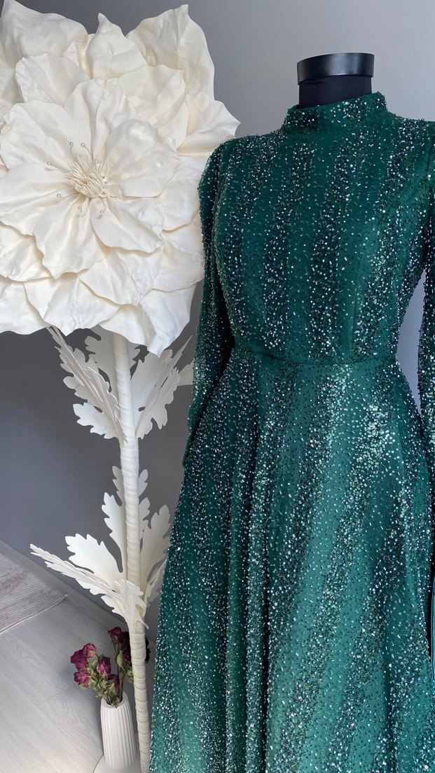 Kadın Parlak Yeşil Vintage Uzun Abiye Elbise - Görsel 2