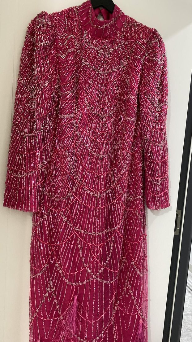 Uzun Kollu Boncuk İşlemeli Pembe Elbise - Görsel 5