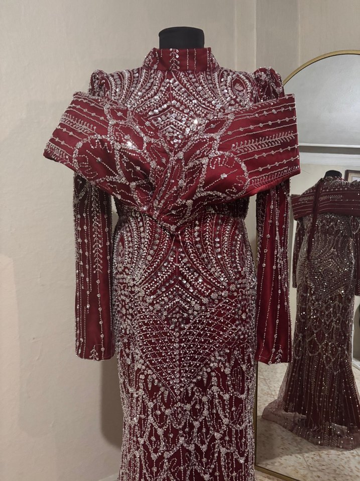 Bordo Uzun Kollu İşlemeli Abiye Elbise - Görsel 3