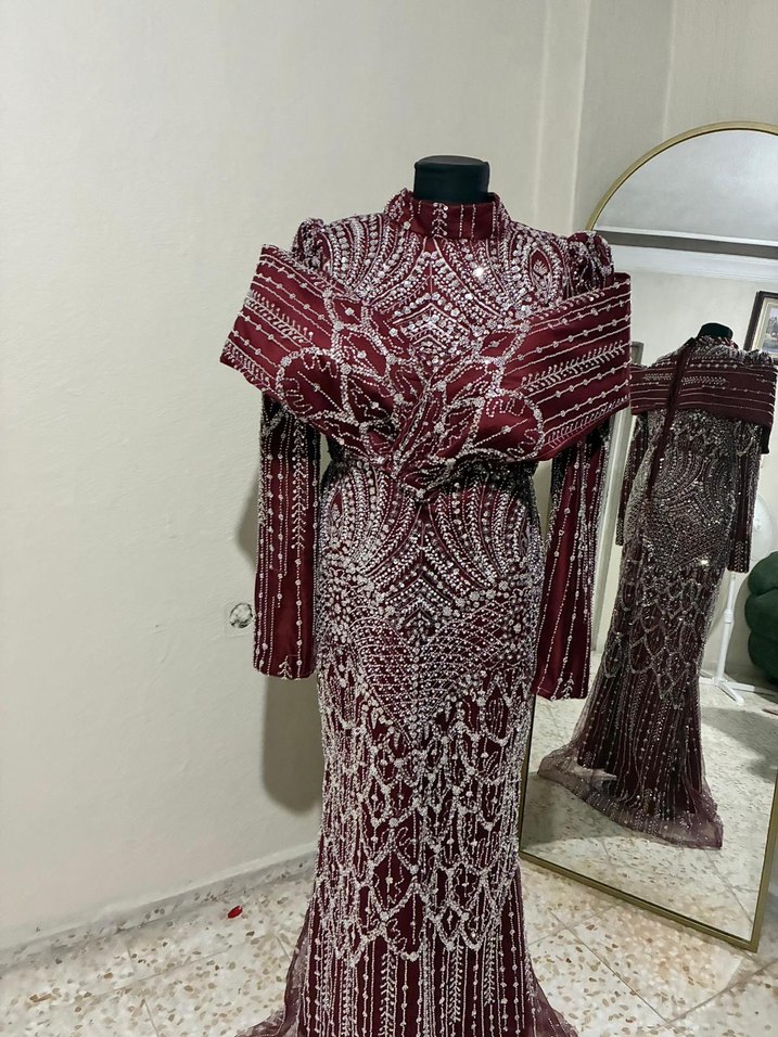 Bordo Uzun Kollu İşlemeli Abiye Elbise - Görsel 2