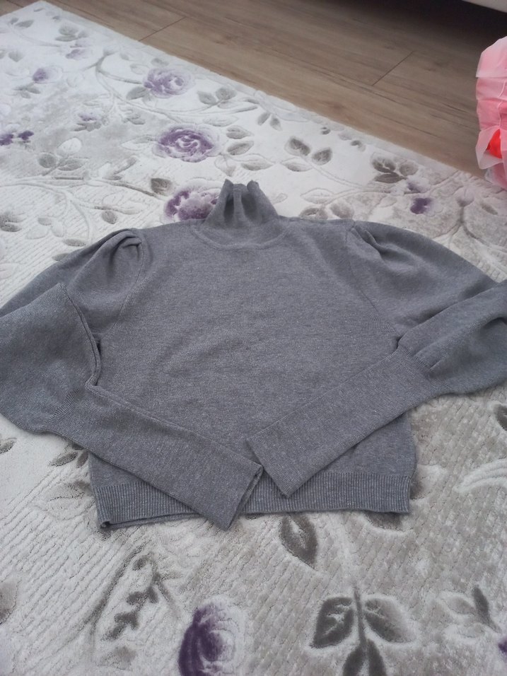 Kadın Gri Boğazlı Kısa Örgü Kazak - Görsel 2