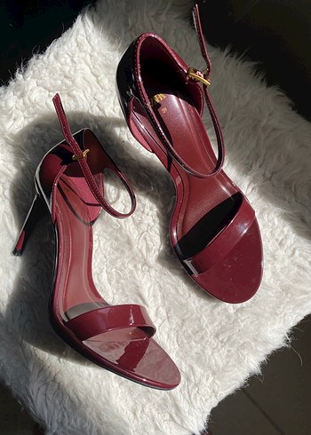 Bordo Rugan Tokalı İnce Topuklu Kadın Ayakkabı