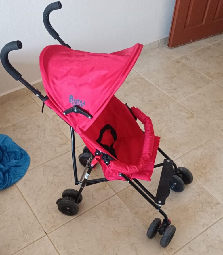 Kırmızı Bebek Arabası - Görsel 3