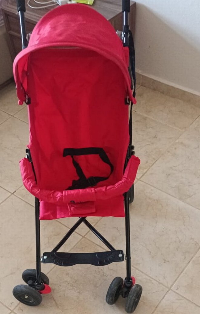 Kırmızı Bebek Arabası - Görsel 2