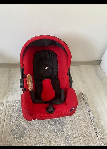 Kırmızı Bebek Oto Koltuğu