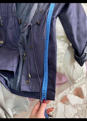 Düğmeli Uzun Lacivert Kadın Yağmurluk - Görsel 5