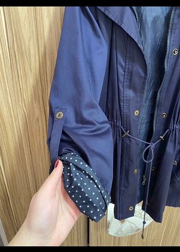 Düğmeli Uzun Lacivert Kadın Yağmurluk - Görsel 2