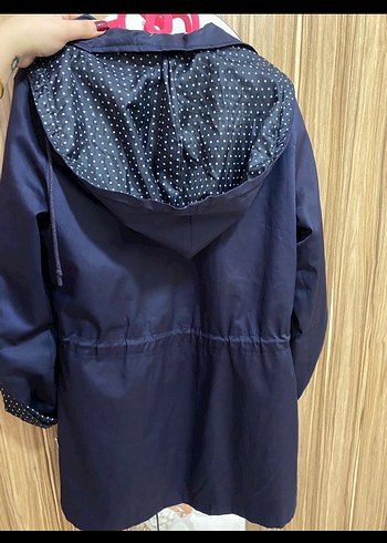 Düğmeli Uzun Lacivert Kadın Yağmurluk - Görsel 3