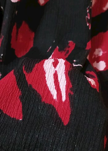 Kadın Kırmızı Batik Desenli bol paça pantolon - Görsel 2