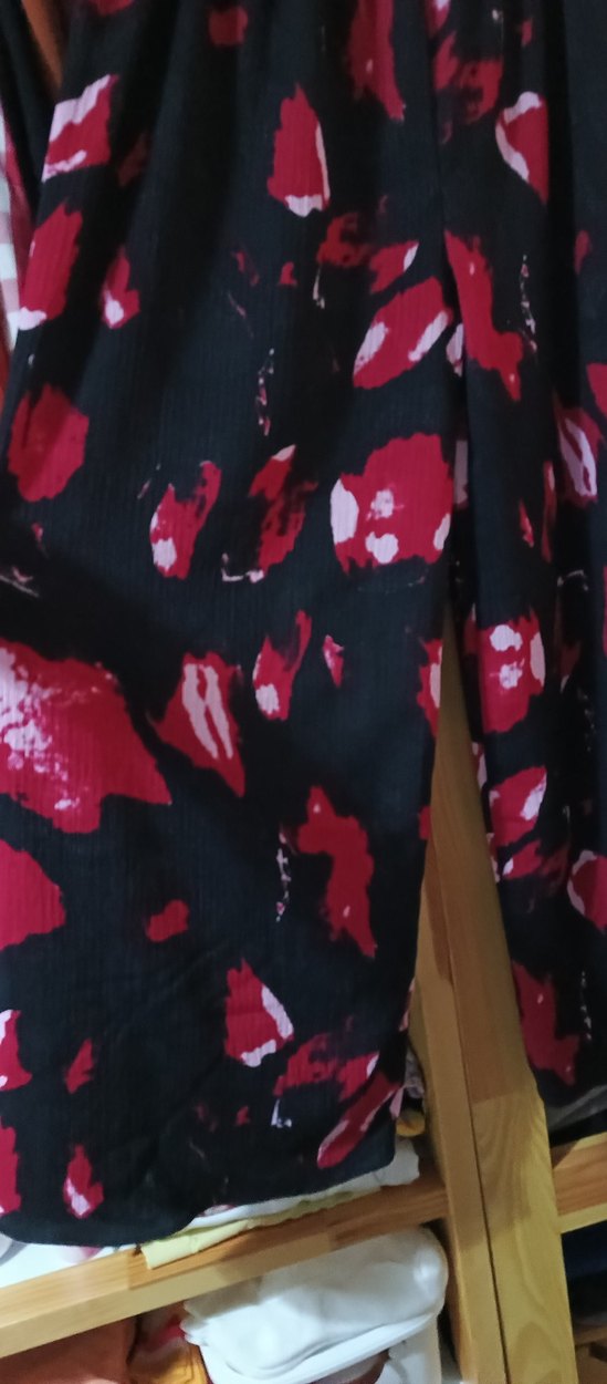 Kadın Kırmızı Batik Desenli bol paça pantolon - Görsel 4