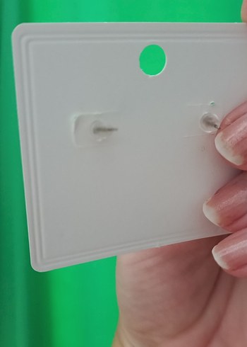 Altın Renkli Mini Tokalı Küpe - Görsel 4