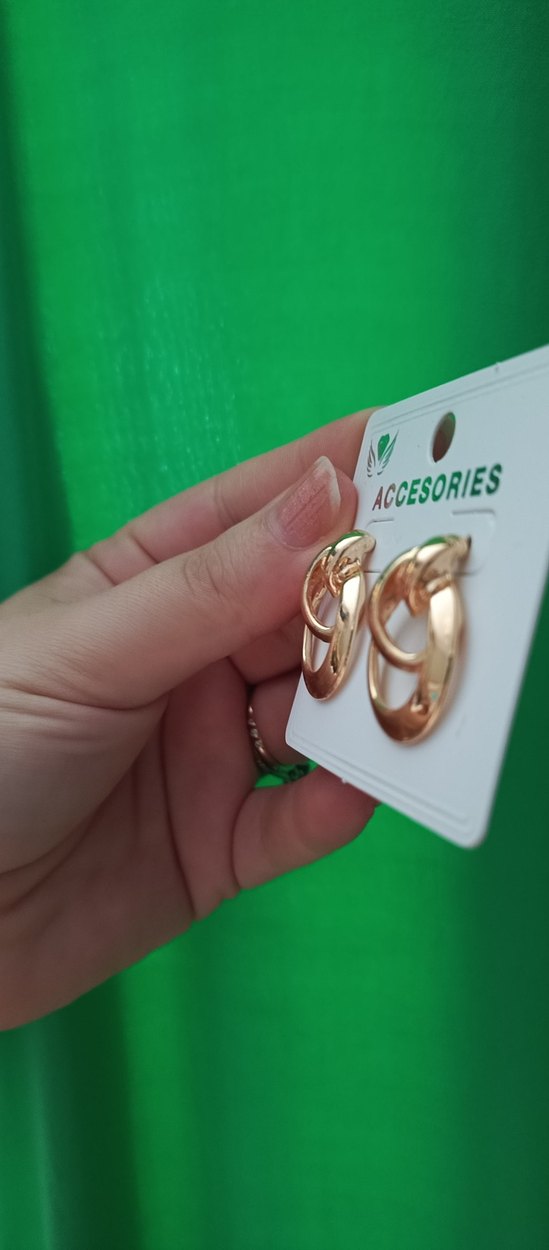 Altın Renkli Mini Tokalı Küpe - Görsel 2