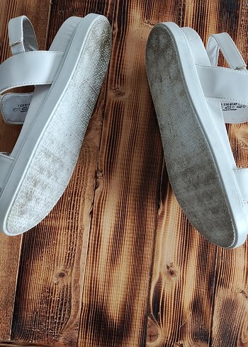 Beyaz Tokalı Kadın Platform Sandalet - Görsel 4