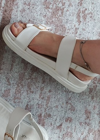 Beyaz Tokalı Kadın Platform Sandalet - Görsel 7