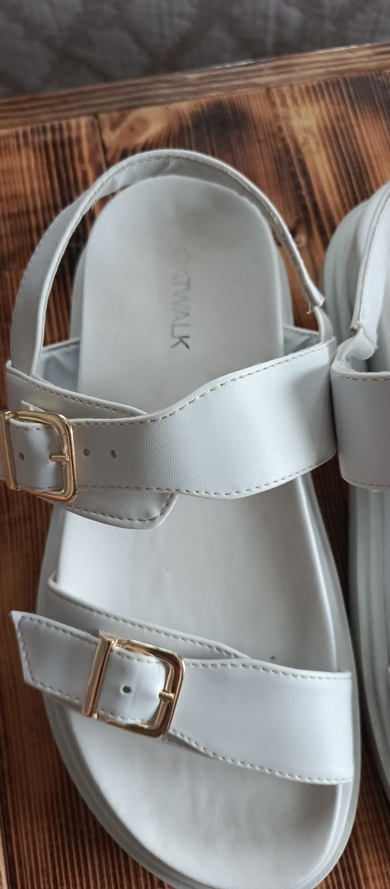 Beyaz Tokalı Kadın Platform Sandalet - Görsel 2