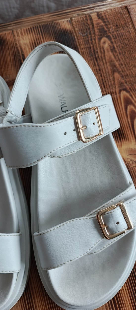 Beyaz Tokalı Kadın Platform Sandalet - Görsel 3