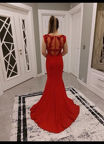 Ilmio Kırmızı balık gece elbisesi