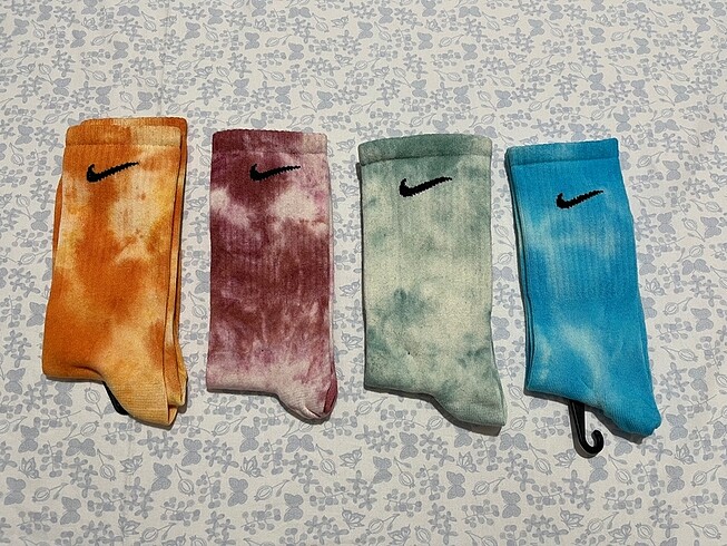 Nike renkli batik çorap