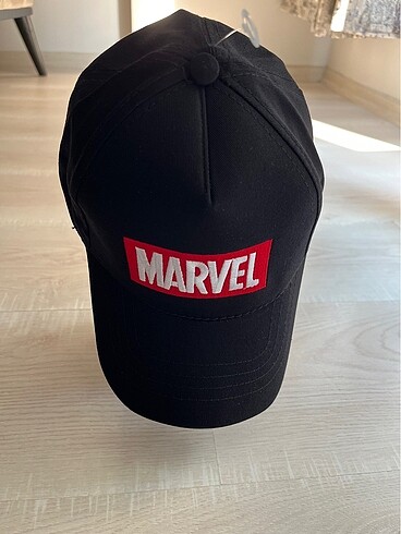 Beden Marvel şapka
