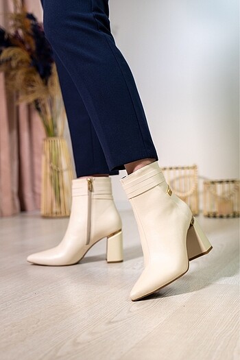 ŞIK KADIN BOT - Görsel 3