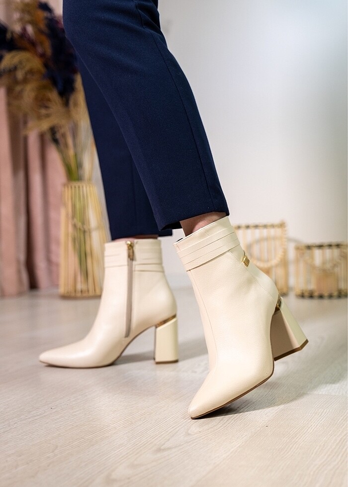 ŞIK KADIN BOT - Görsel 3