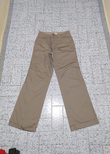 Bej rengi sıfır pamuklu pantalon