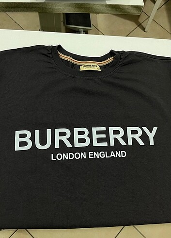 Burberry t-shirt 