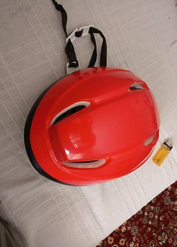 küçük çocuk kaskı