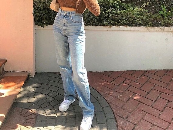 Mango straight jean ve bershka süveter
