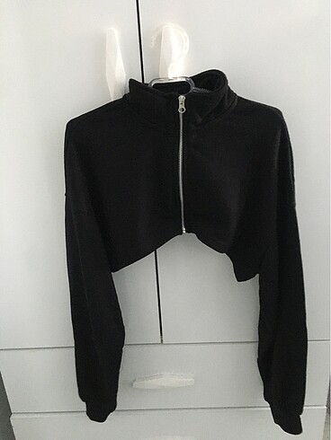 Bershka siyah crop sweatshirt