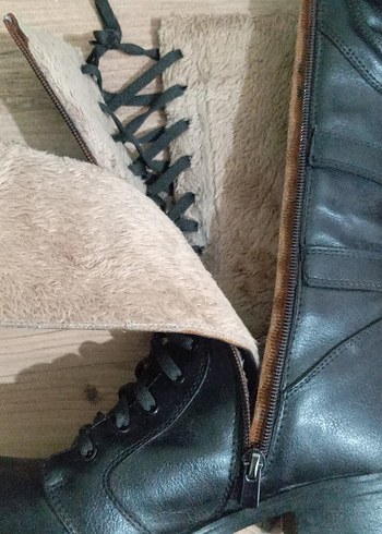 Siyah Kadın Bot - Görsel 2