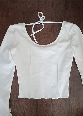 Beyaz arkası ipli uzun kollu crop top