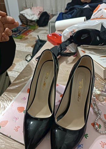 Klasik Siyah Stiletto - Görsel 3