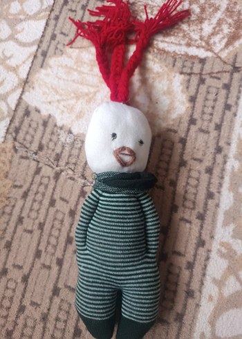 Kırmızı saçlı çizgili tulumlu oyuncak bebek el yapımı - Görsel 2