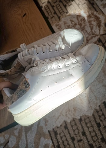 Kürk Detaylı Leopar Desenli Beyaz Platform Kadın Spor Ayakkabı - Görsel 4