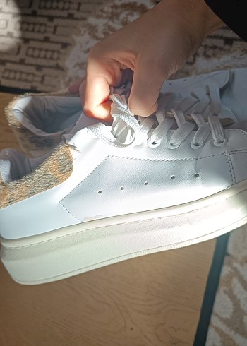 Kürk Detaylı Leopar Desenli Beyaz Platform Kadın Spor Ayakkabı - Görsel 3