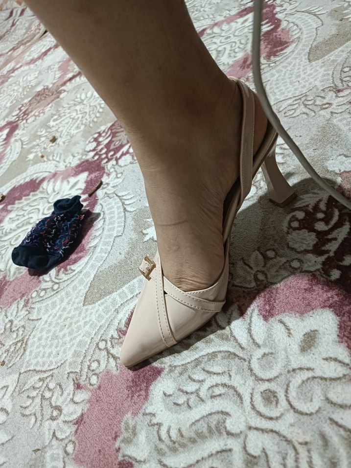 Beyaz Kemerli Stiletto Yılan Desenli Kadın Ayakkabı - Görsel 2