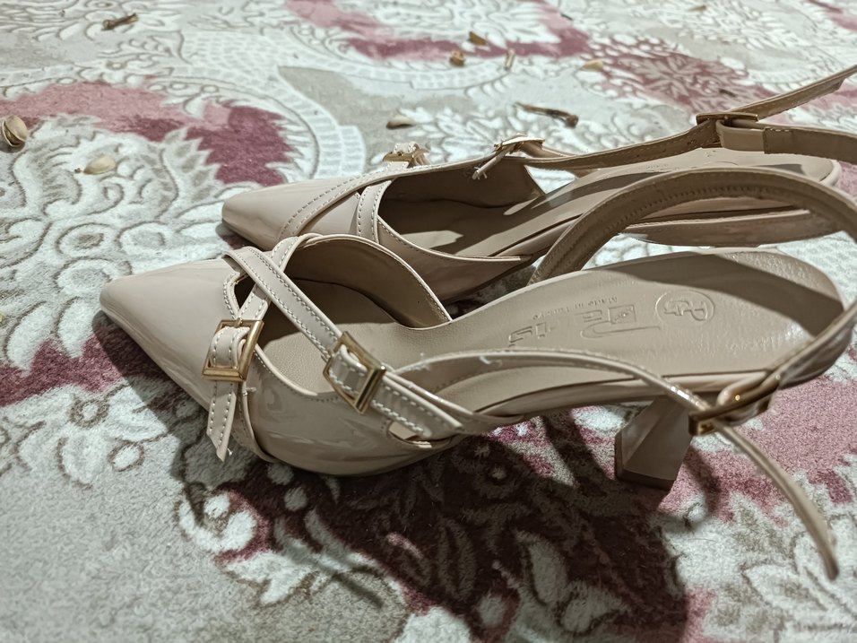 Beyaz Kemerli Stiletto Yılan Desenli Kadın Ayakkabı - Görsel 3