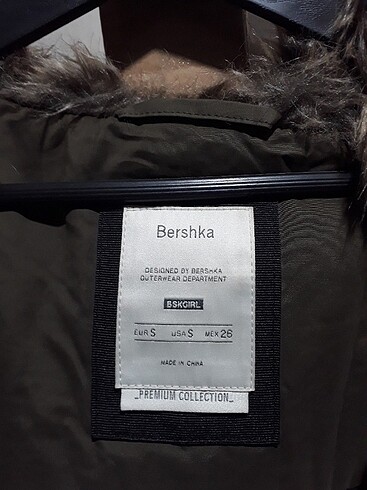 s Beden yeşil Renk S beden asker yeşili markası Bershka