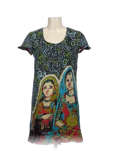 Desigual Kısa Elbise %70 İndirimli.