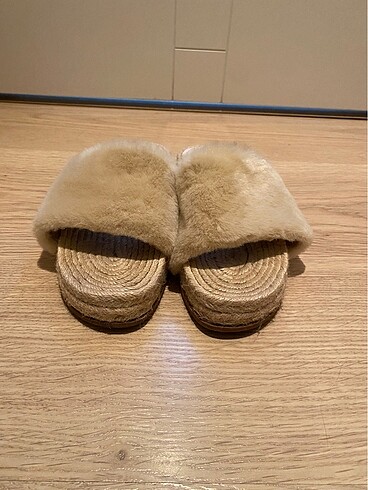 H&M terlik