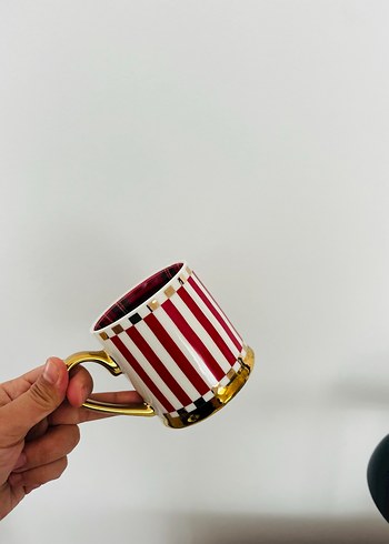 Karaca Yılbaşı Kırmızı Çizgili Altın Detaylı Kupa - Görsel 3