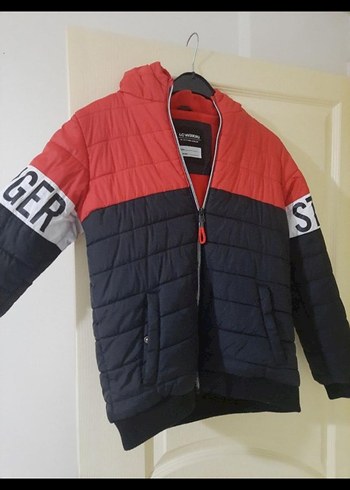 Kapüşonlu Kırmızı Siyah Erkek Çocuk Mont - Görsel 3