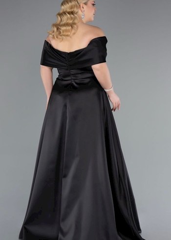 Siyah İşlemeli Uzun Drapeli Abiye Elbise - Görsel 2