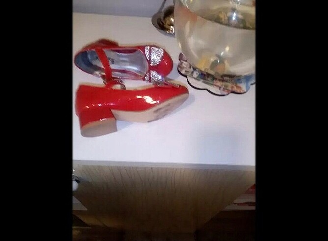 28 Beden Kırmızı topuklu kız çocuk ayakkabısı